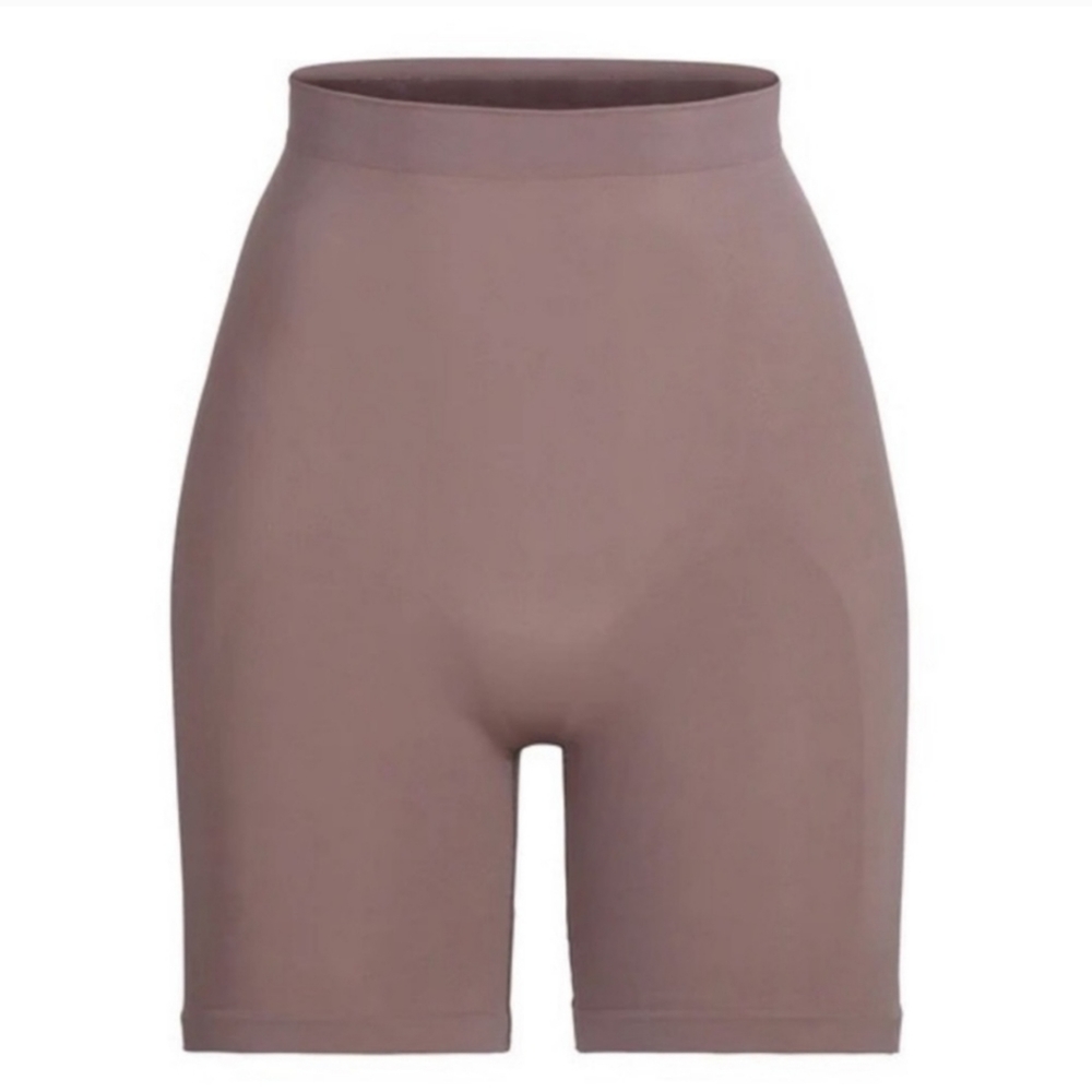NWT/in box SKIMS mid Thigh sculpting short in umber size 4X/5X